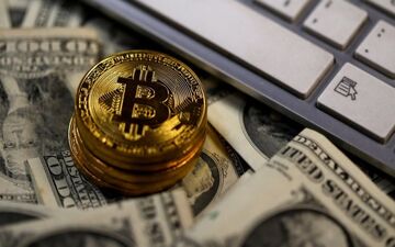معامله بیت کوین با قیمت ۳۸ هزار دلار /کاهش عرضه بیت کوین در صرافی‌ها