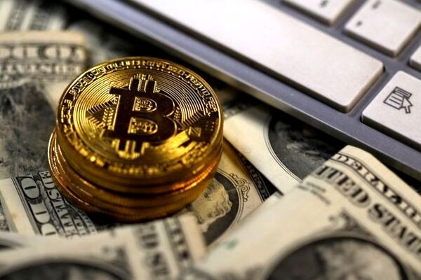 بیت‌کوین از مرز ۴۳ هزار دلار عبور کرد