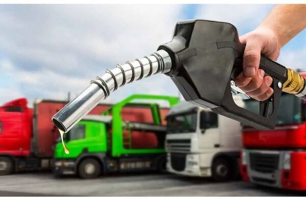  علت صف های طولانی گازوئیل چیست؟/وعده فعالیت شرکت‌های پرداخت الکترونیک در جایگاه های سوخت