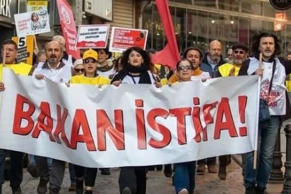 اعتراض کادر درمان ترکیه به مقررات پولی‌سازی و ریاضت اقتصادی
