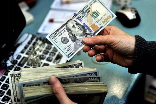 تضعیف دلار آمریکا در برابر ارزهای جهانی