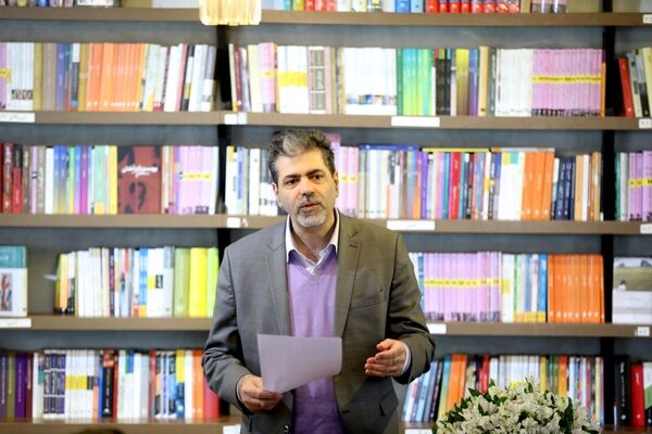 میرزایی، گزینه اصلی وزارت اقتصاد: زندگی در تحریم غیرممکن نیست، اما «مرگ تدریجی» است/  خروج سالانه ۱۰ تا ۲۰ میلیارد دلار سرمایه  از کشور