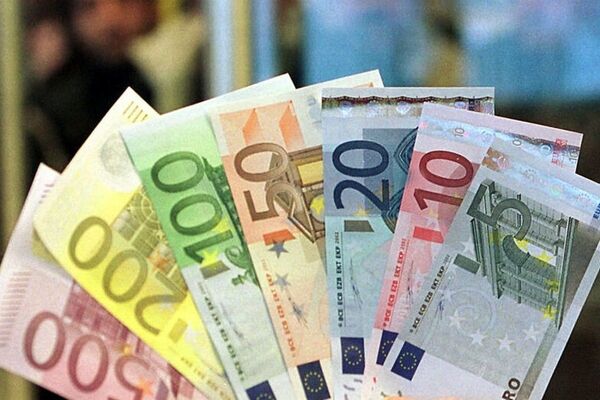 شرایط پرداخت هزار یورو اسکناس به اشخاص + جزییات