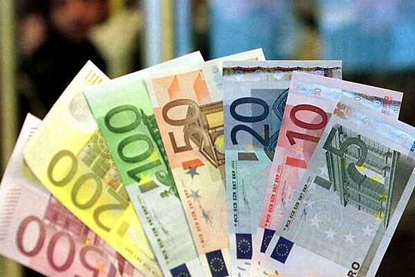 شرایط پرداخت هزار یورو اسکناس به اشخاص + جزییات