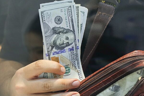 توقف فروش ارز سهمیه‌ای به دستور بانک مرکزی
