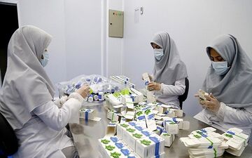 بحران افزایش هزینه‌های درمان بازنشستگان/ روش عجیب تامین منابع برای خرید دارو