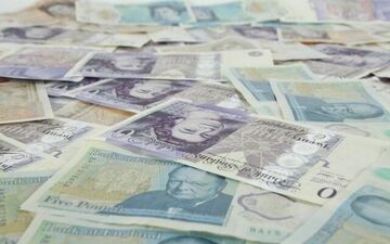 پوند انگلیس گران‌ترین ارز بازار شد