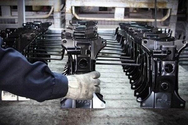ارز حاصل از صادرات به کام قطعات خودروهای مونتاژی