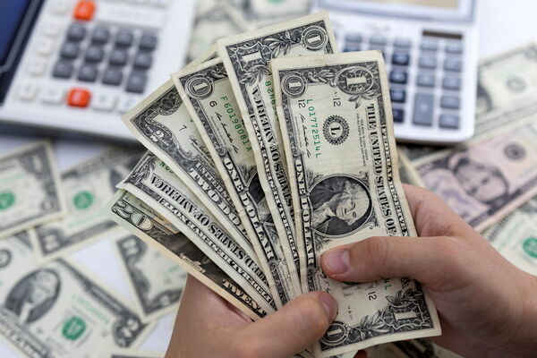 عقبگرد قیمت دلار در مرکز مبادله ارز