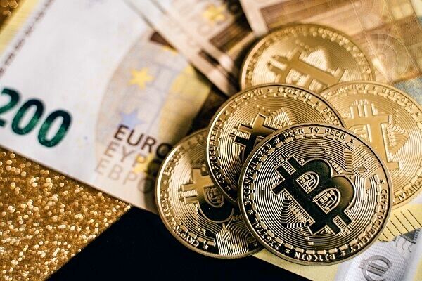 قیمت بیت‌کوین در قله یک سال اخیر