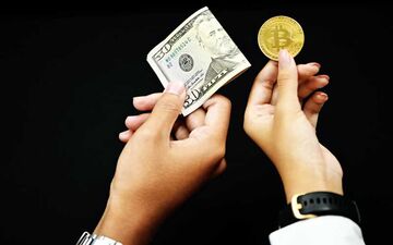 بیت کوین  زیر ۲۵ هزار دلار رفت /  فرصت  خرید یا آژیر فاجعه؟