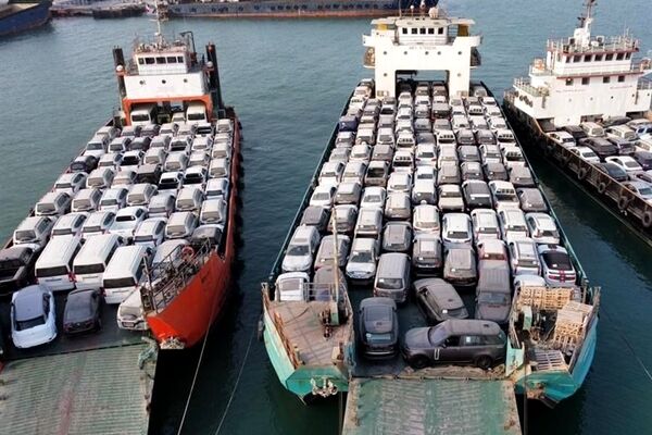 مجمع تشخیص مجوز واردات خودروهای کارکرده را داد / بازار همچنان بلاتکیف