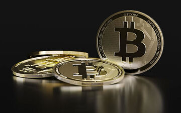 بیت‌کوین پایدار ماند
