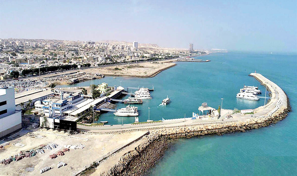 واردات ۶۲۰ هزار تن کالای اساسی از مناطق آزاد کشور