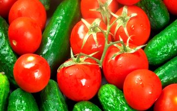 نوسان شدید قیمت خیار و گوجه فرنگی در بازار 