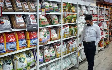 اصلاح قیمت برخی مواد غذایی/کدام کالاها به نرخ قبل بازمی‌گردند؟