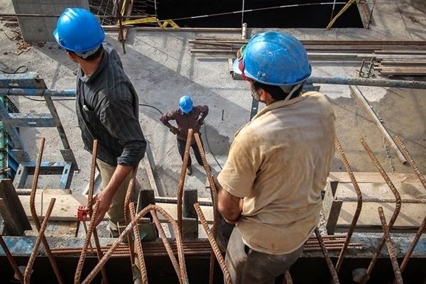 وضعیت وخیم مزد کارگران در کشور/ کارگر ایرانی در هر ساعت کاری کمتر از یک دلار حقوق می‌گیرد
